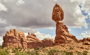 Balanced Rock<br>NIKON D4, 70 mm, 110 ISO,  1/160 sec,  f : 11 